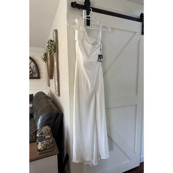 Mac Duggal Ieena FLAWED NWT White Sheath Gown One-Shoulder Bow Slit Dress 8 - Picture 4 of 11